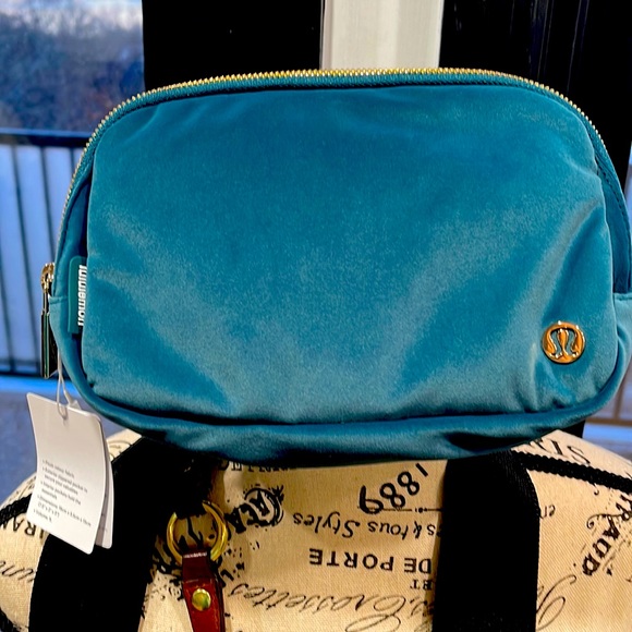 lululemon athletica Handbags - NWT Lululemon Belt BAG